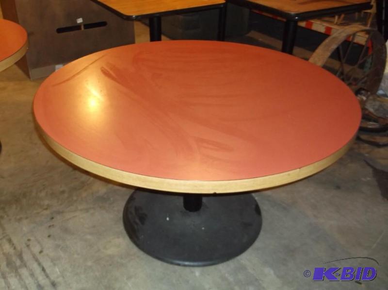 lot 22 image: 53 lo-top round table