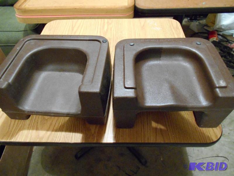 lot 26 image: Booster Seats