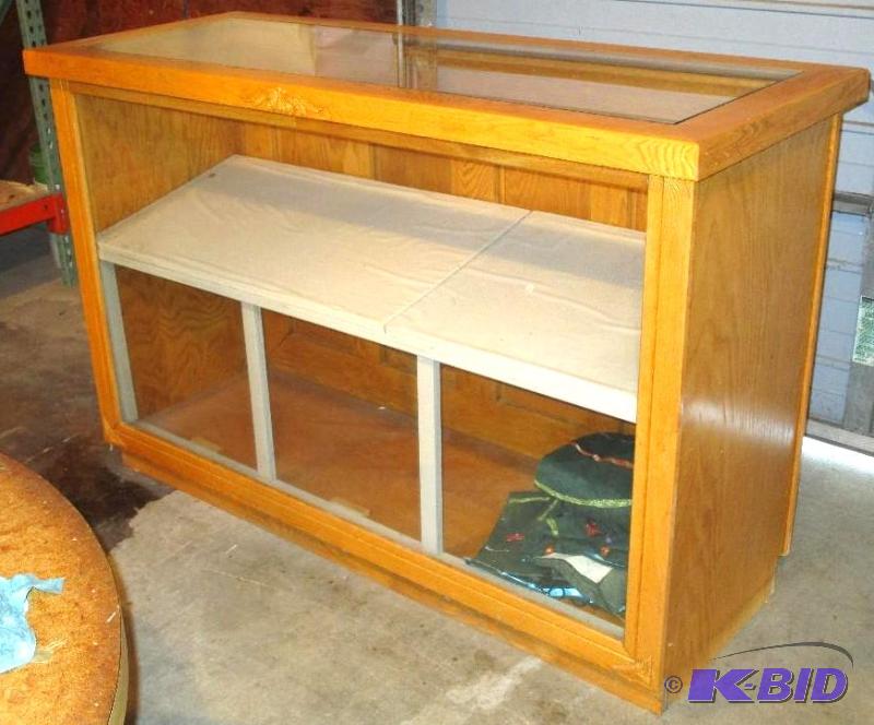 lot 47 image: Custom Built Display Cabinet