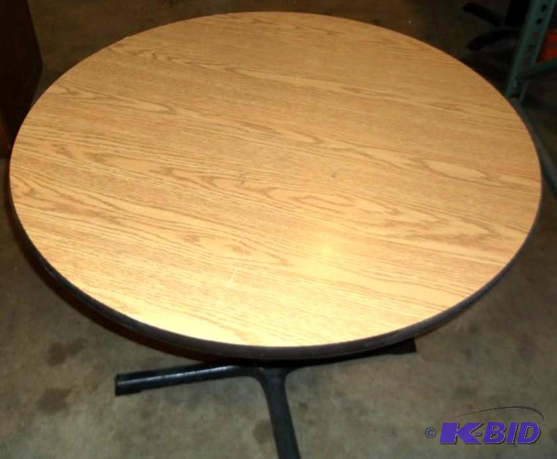 lot 7 image: round lo-top table