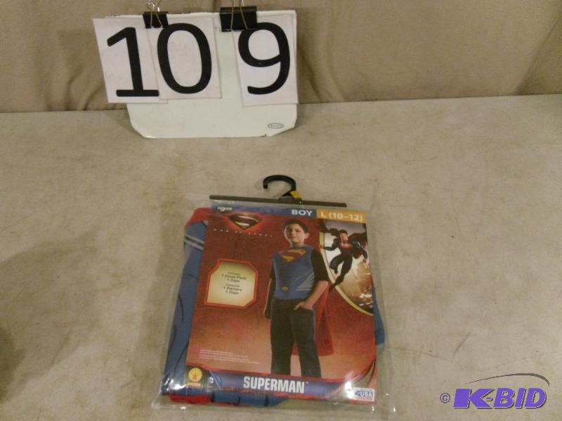 New Boys Size L 10-12 Superman Costume....