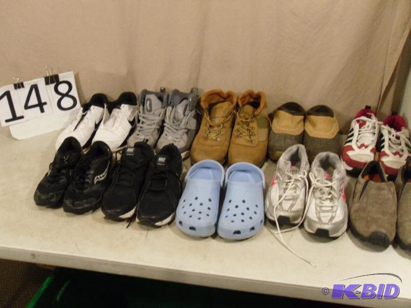 Lot of Assorted Mens&nbspShoes. Sizes range ...