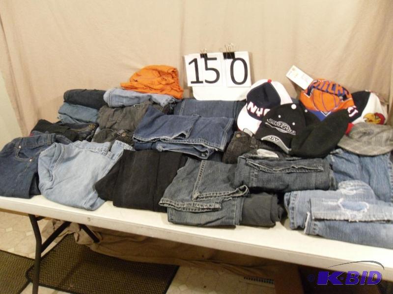 Large Lot of Assorted Jeans and Hats.&nbspWo...