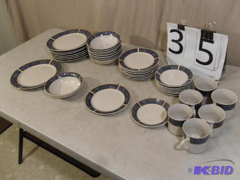Lot of Gibson China. 8 Plates, 8 Saucers, 8 S...