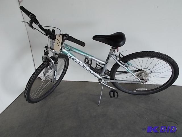 lot 17 image: Schwinn 26" Ranger, 21 Speed...