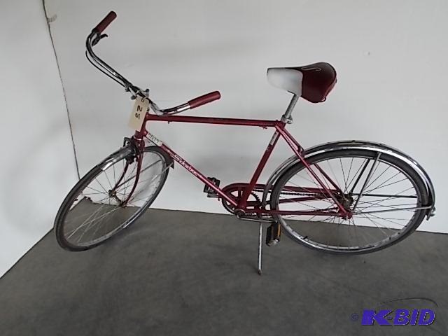 lot 28 image: Schwinn 26" Speedmaster...