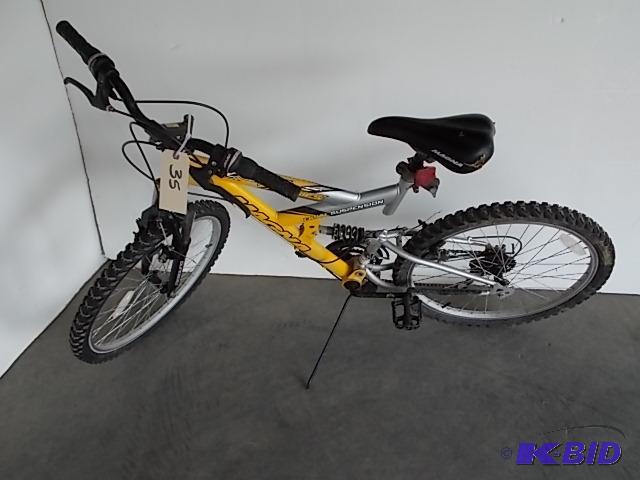 lot 35 image: Magna 24" Exxitor, 21 Speed, Bad Rear Hu...