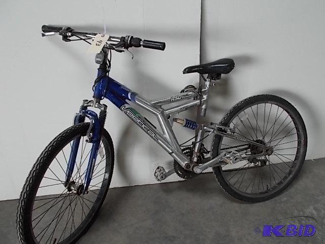 lot 43 image: Vertical 26" Aluminum Series, 21 Speed...