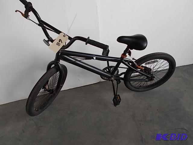 lot 68 image: Mongoose 20"...