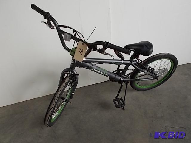 lot 71 image: Mongoose 20" Outer Limit...