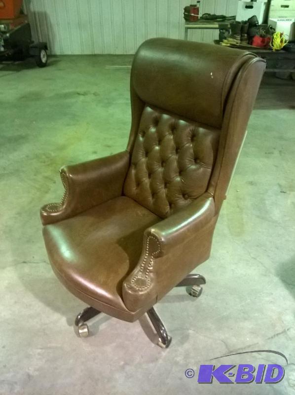 lot 143 image: Leather Office Chair
