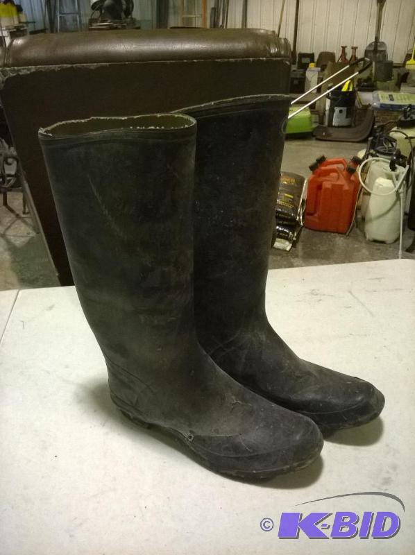 lot 146 image: LaCrosse Rubber Boots, size 12