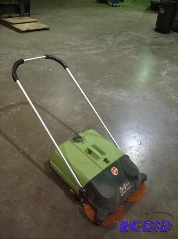 lot 16 image: Hoover Sdpin Sweep Outdoor Sweeper