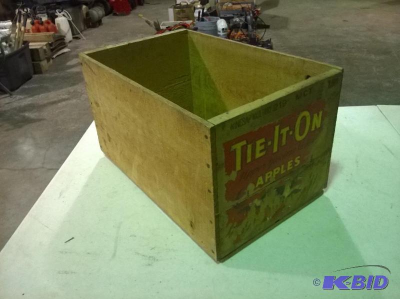 lot 177 image: Tie It On Apple Crate