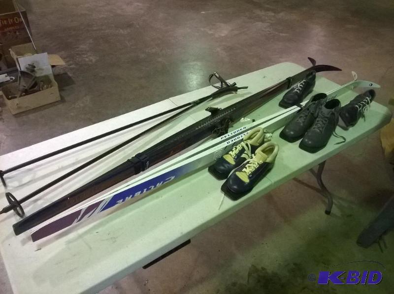 lot 186 image: Cross Country Skis & Accessories