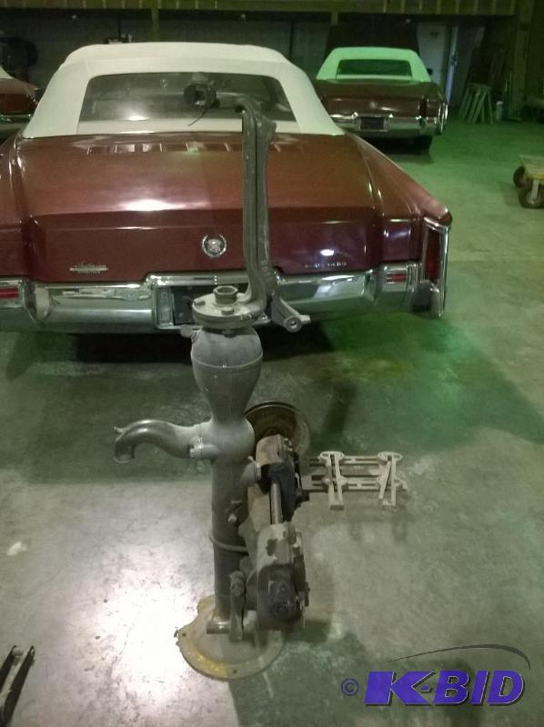 lot 19 image: Antique Well Pump, has been motorized