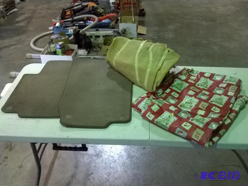 lot 193 image: Christmas Tablecloth, Burlap Cloth Pieces, & Floor Mats