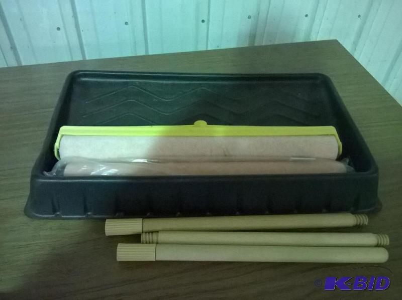 lot 208 image: 20in Paint Rollers & Tray