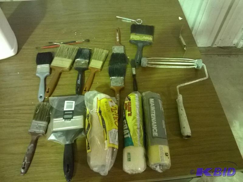 lot 209 image: Lot of Paint Brushes & Rollers