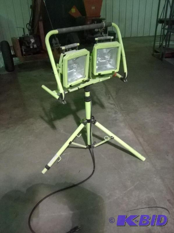 lot 217 image: Green Halogen Work Light