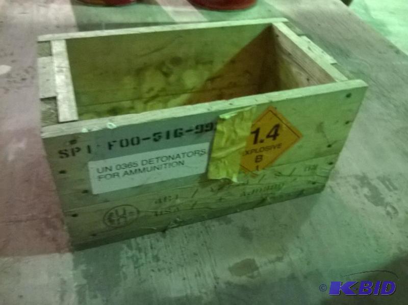 lot 226 image: Vintage or Antique Blasting Cap Crate