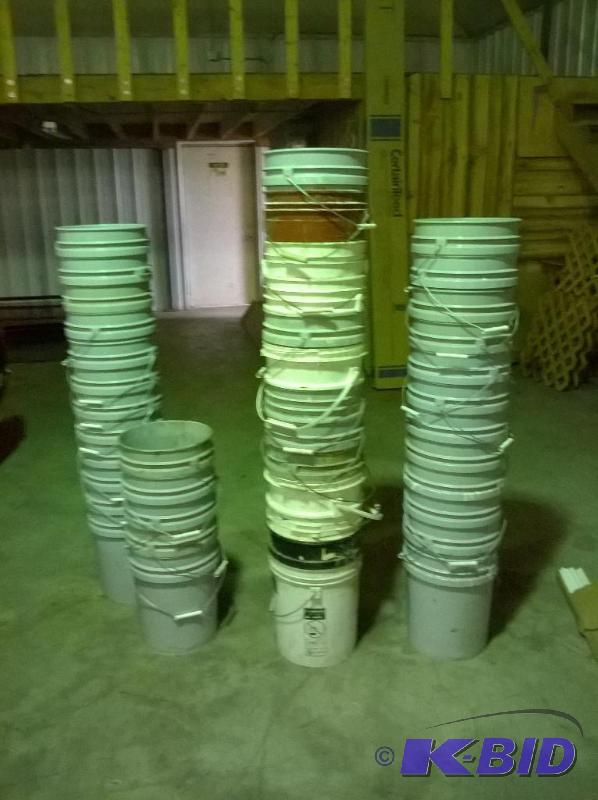 lot 229 image: 5 Gallon Buckets