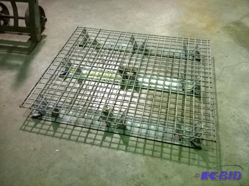 lot 243 image: Metal Pallet