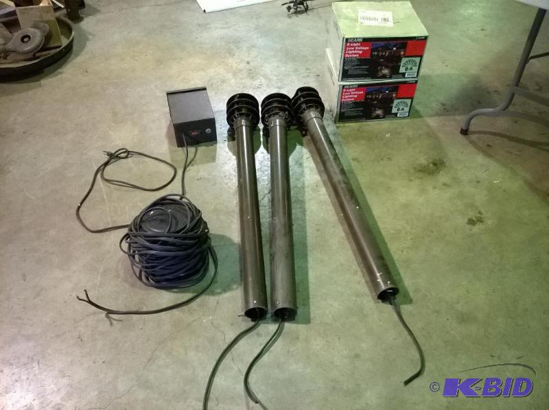 lot 29 image: Lot of Low Voltage Garden Deck Or Boat Dock Lights