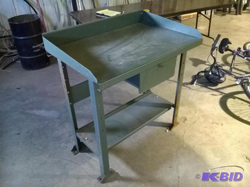 lot 39 image: Steel Work Bench,green, 36in x 24in x 39in