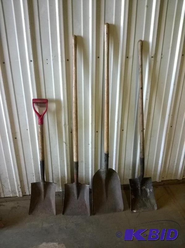 lot 45 image: Flat Blade Shovels, Lot of 4
