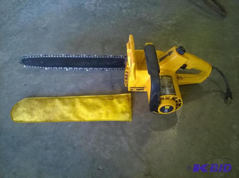 lot 54 image: Wen Electric Chainsaw 16in