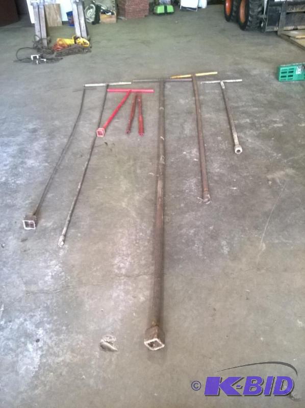 lot 63 image: T-Handle Water Valve Wrenches