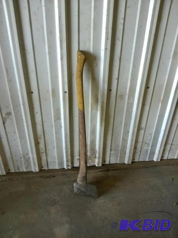 lot 65 image: Axe