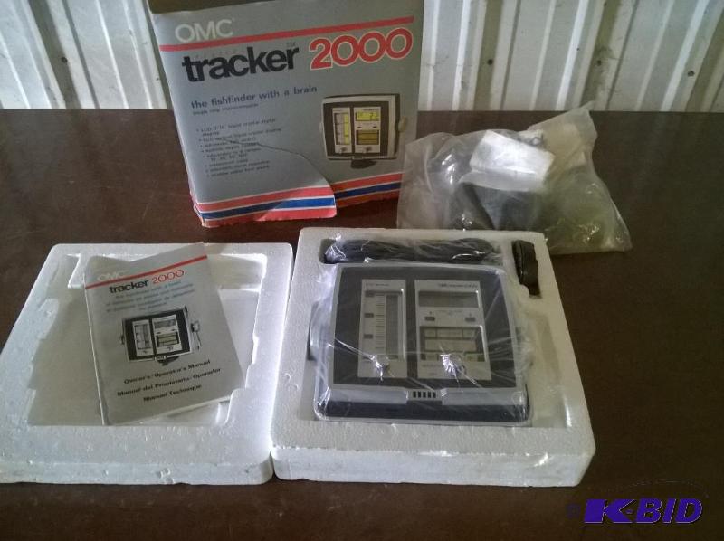 lot 71 image: New OMC Tracker 2000 Fish Finder