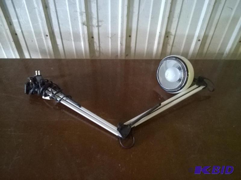 lot 74 image: Swingarm Worklamp