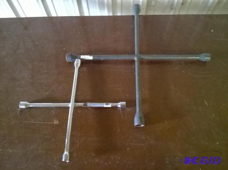 lot 88 image: 4-Way Tire Irons, 17-19-21-23mm & 78-1516-1-1 116in