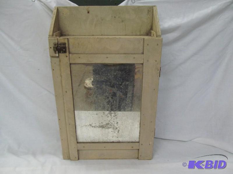 lot 12 image: Vintage