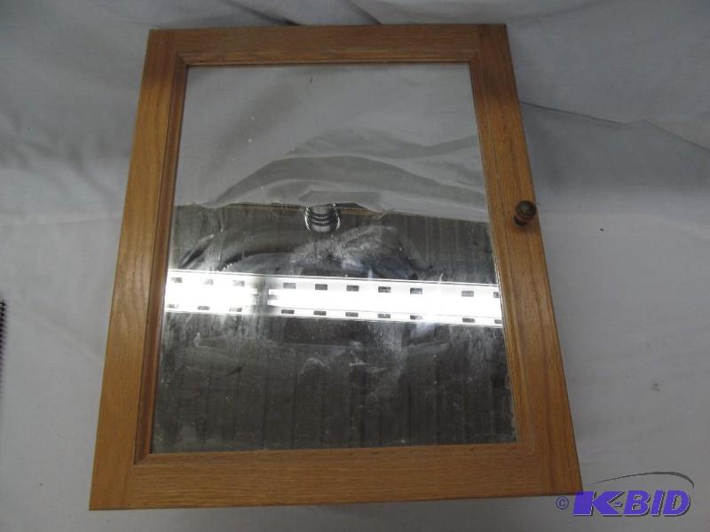lot 13 image: Cabinet