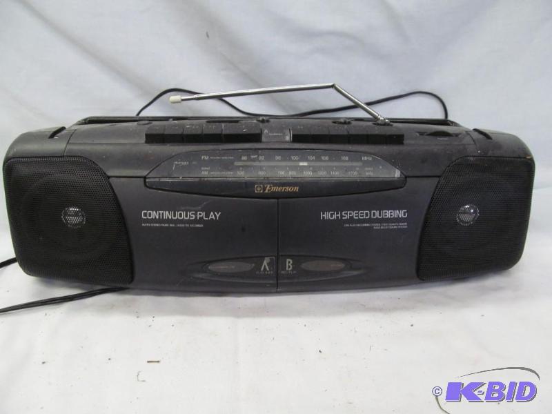 lot 25 image: Radio