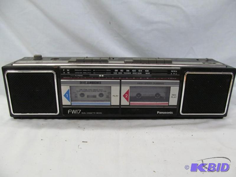 lot 26 image: Radio