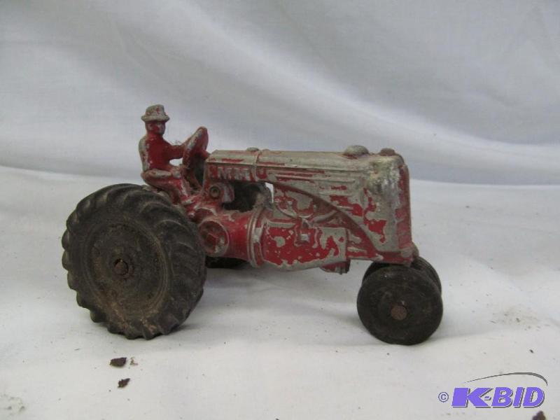 lot 28 image: Toy