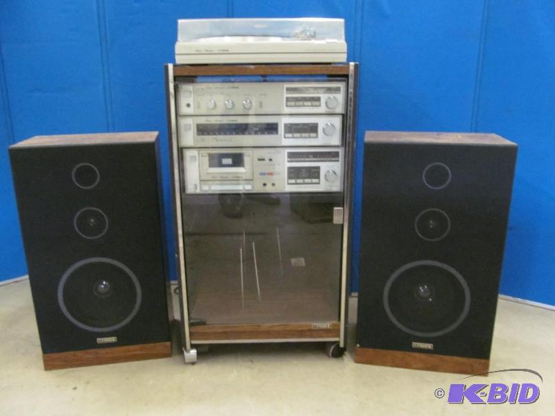 lot 29 image: Stereo