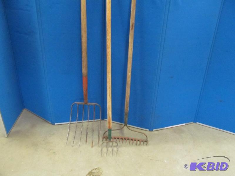 lot 67 image: Tool