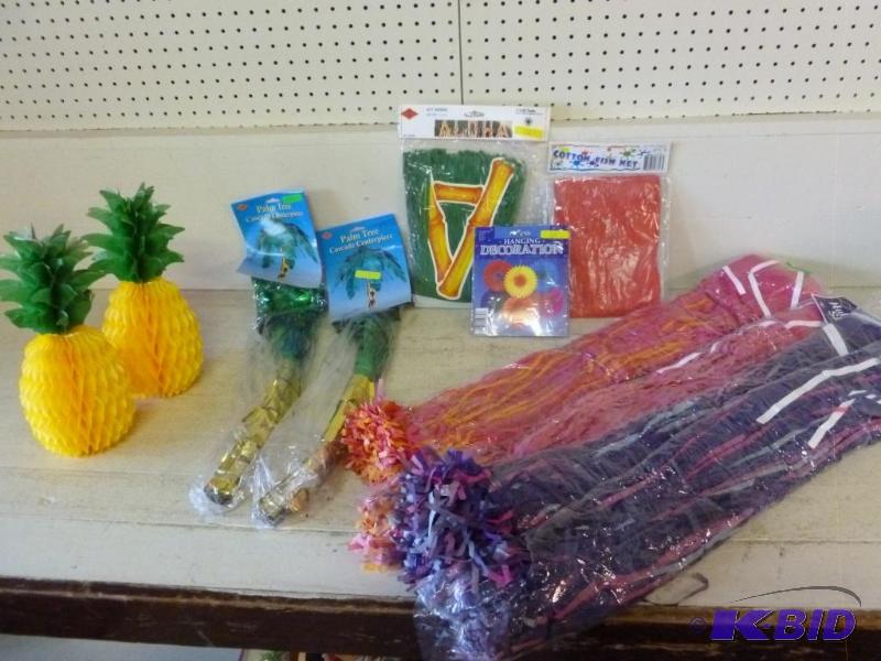 lot 116 image: Large lot of brand new Hawaiian&nbspthemed p...
