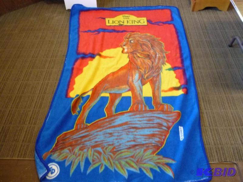 lot 119 image: Large Disney Lion King kids blanket, good hea...