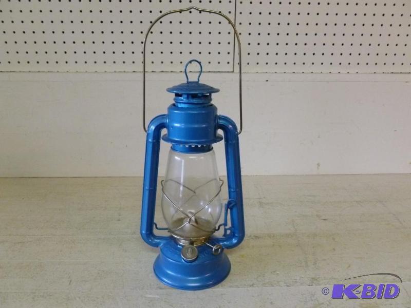 lot 15 image: Dietz Junior No. 20 barn lantern that measure...