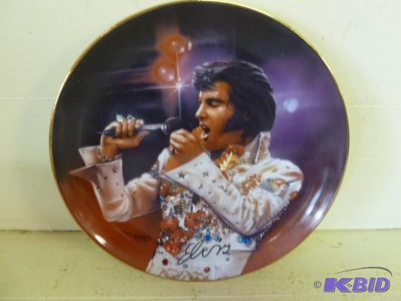 lot 160 image: The Bradford Exchange Remembering Elvis "...