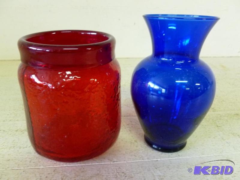 lot 35 image: This lot consists of a cobalt blue glass vase...