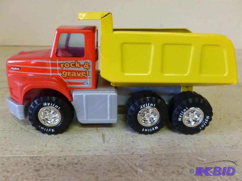lot 41 image: Nylint&nbspRock & Gravel dump truck 7.5&...