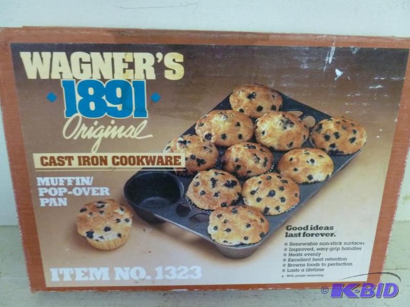 lot 45 image: Wagners 1891 Original cast iron cookware muf...
